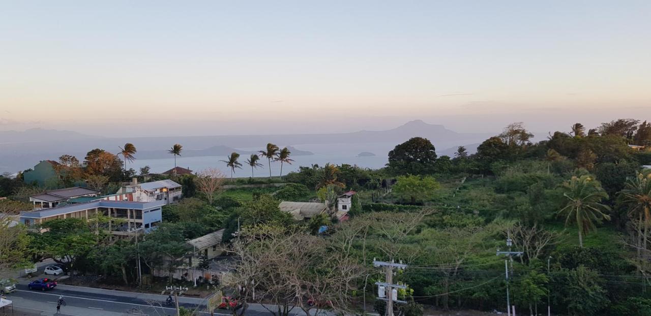 One Tagaytay Place Private Residences Tagaytay City Esterno foto