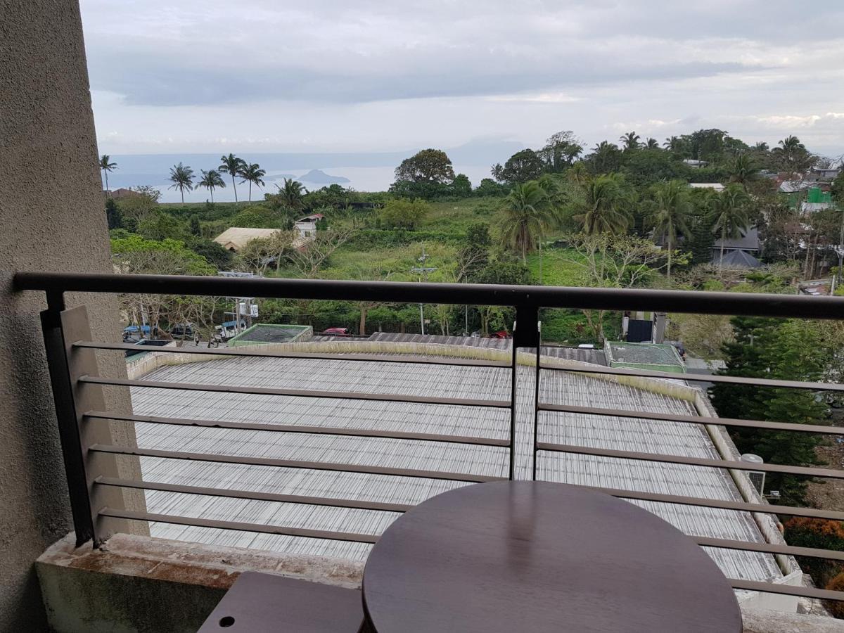 One Tagaytay Place Private Residences Tagaytay City Esterno foto