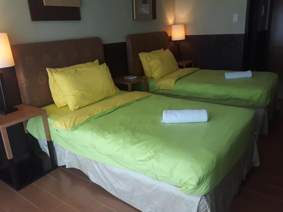 One Tagaytay Place Private Residences Tagaytay City Esterno foto