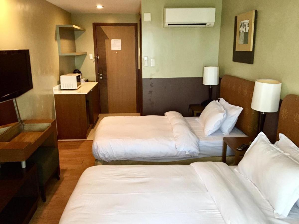 One Tagaytay Place Private Residences Tagaytay City Esterno foto