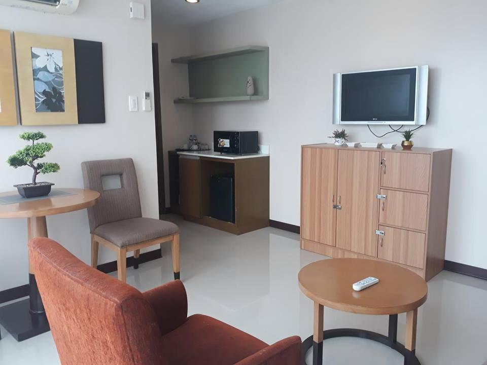 One Tagaytay Place Private Residences Tagaytay City Esterno foto