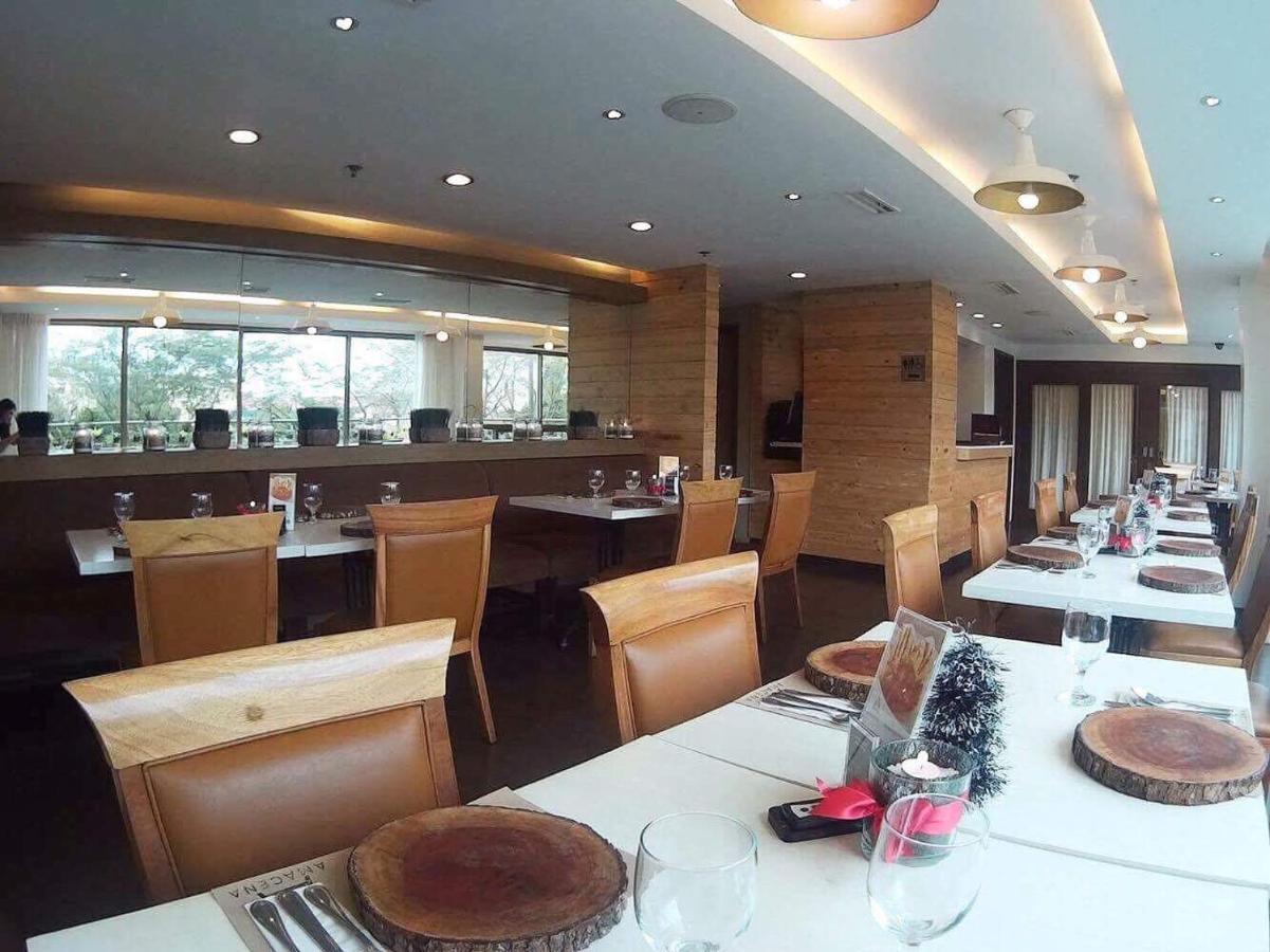 One Tagaytay Place Private Residences Tagaytay City Esterno foto