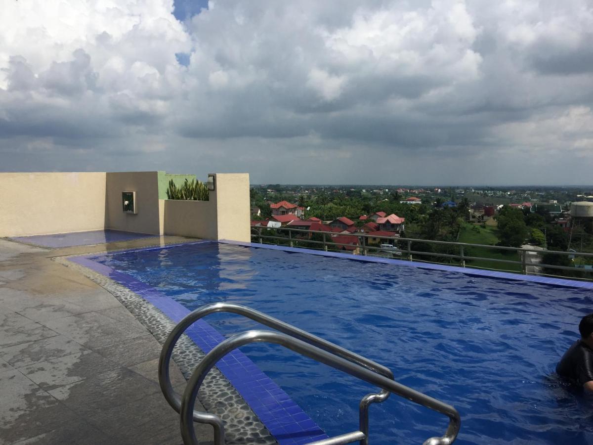 One Tagaytay Place Private Residences Tagaytay City Esterno foto