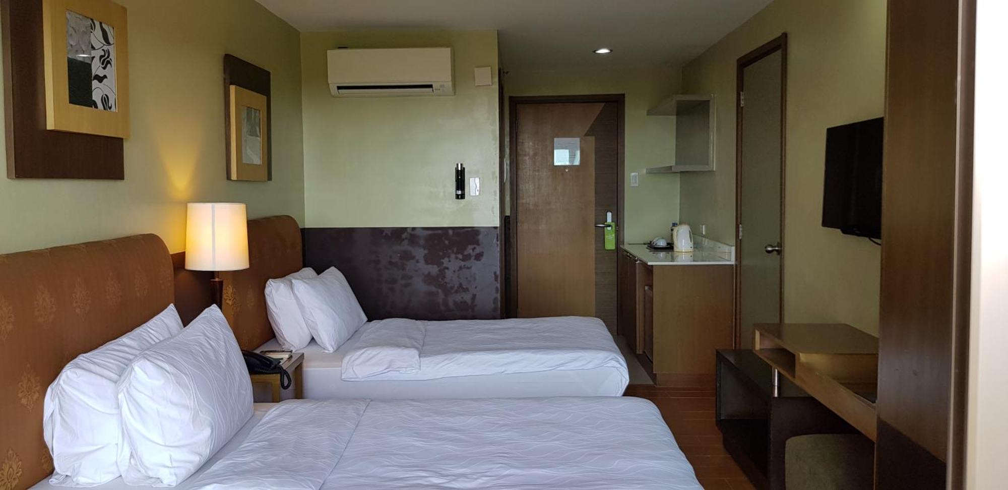 One Tagaytay Place Private Residences Tagaytay City Esterno foto