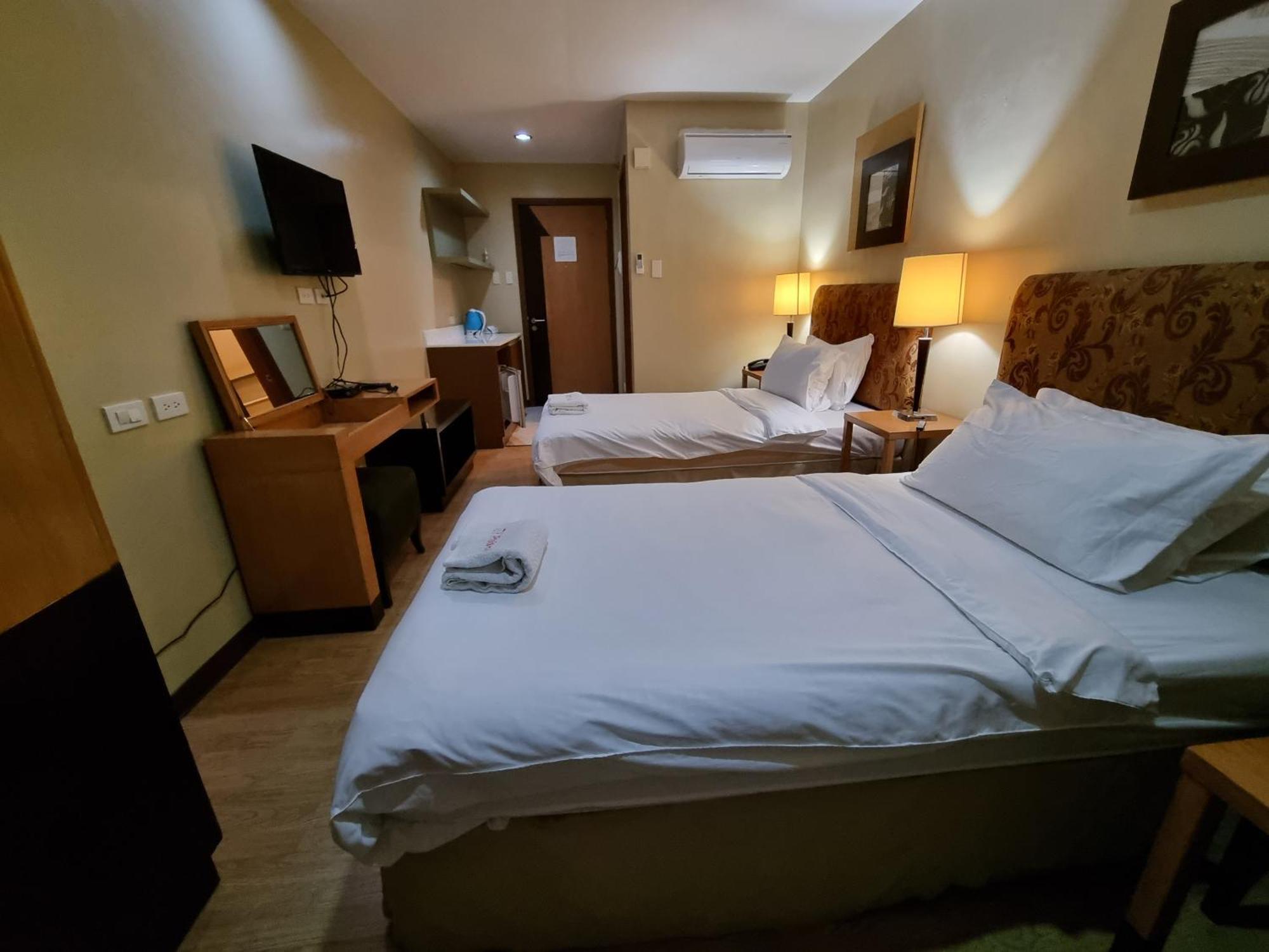 One Tagaytay Place Private Residences Tagaytay City Esterno foto
