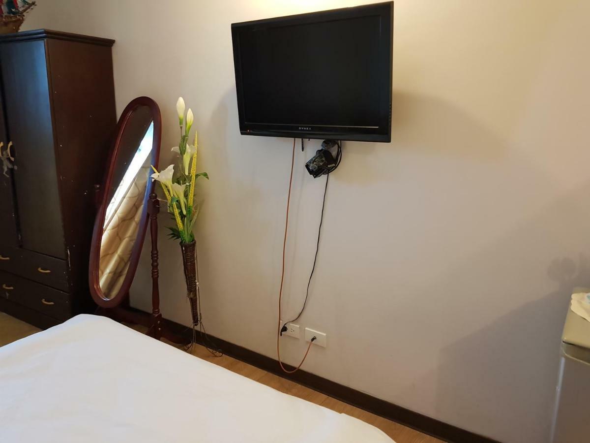 One Tagaytay Place Private Residences Tagaytay City Esterno foto